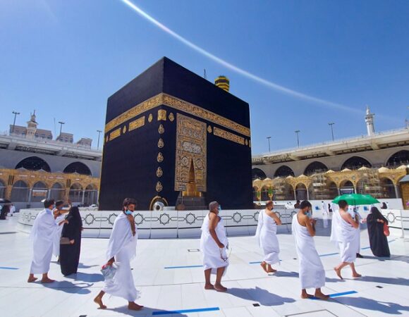 Seamless Umrah Experience: Air Packages from Dubai for a Blessed Pilgrimage