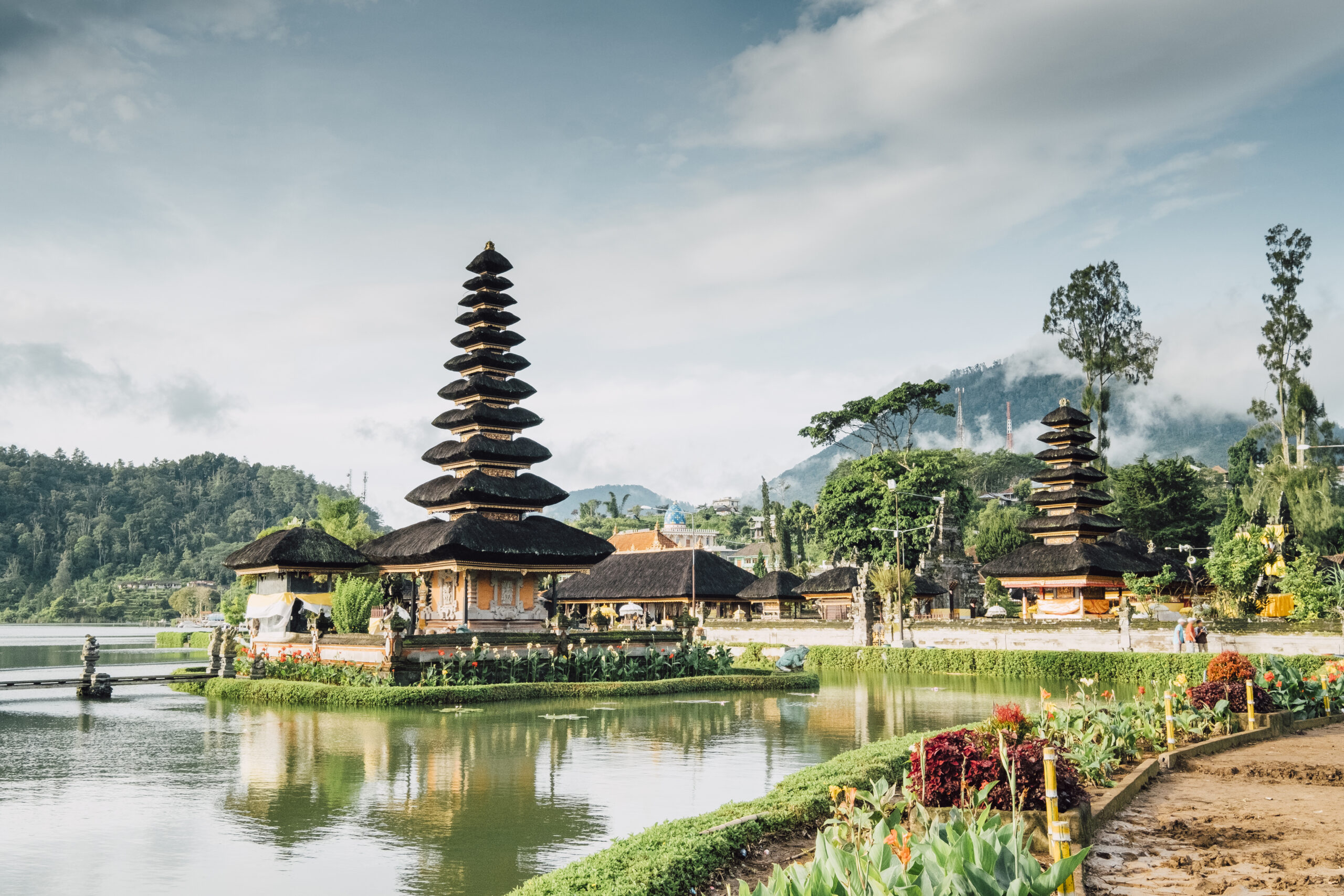 bali pagoda indonesia 1 scaled